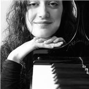 Profesora de piano y lenguaje musical